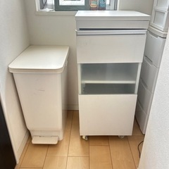 キッチンカウンター　収納棚