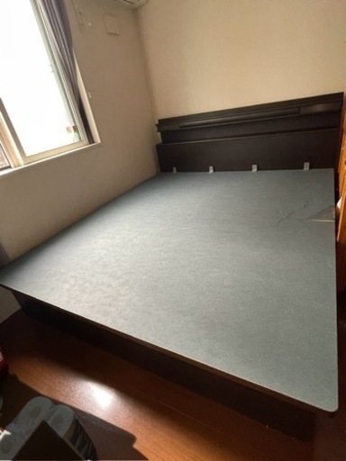 取引中】ニトリ　跳ね上げ式ベッド　クイーン【廃盤】