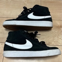 23.5　NIKE スエードの画像