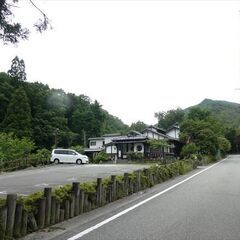 三田市郊外、道路沿い1000坪を超える広大な敷地に建つそば茶屋店...