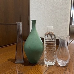 【8/18まで・無料】花器　花瓶　3つセット(ガラス・磁器)の画像