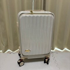 新品　キャリーケース　スーツケース　ホワイトの画像