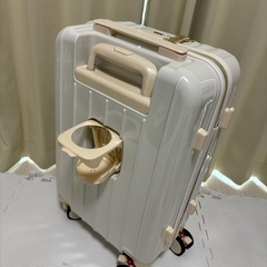 新品　キャリーケース　スーツケース　ホワイトの画像