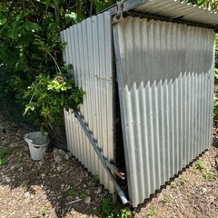 シャッター式ニワトリ小屋