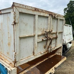 4tダンプLゲート車脱着式荷台の画像
