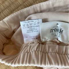 3000円　HUG.U アイボリー　ズボン　パンツ　センターラインレギパンの画像
