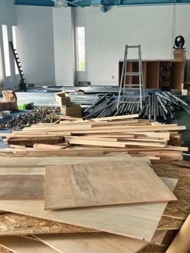 鉄屑、鉄パイプ、木材（足場・DIY）