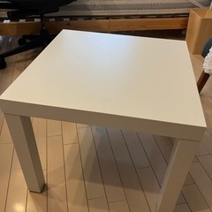 IKEAの机　サイドテーブル　デスク　机