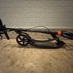 キックボード(折り畳み、スタンド付き)の画像