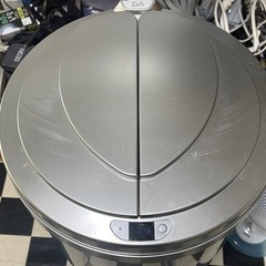 【リサイクルサービス八光】幅33.5㎝　ZitA ジータ 自動開閉 ゴミ箱 ダストボックス 45Lの画像