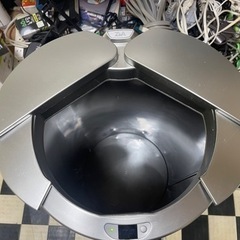 【リサイクルサービス八光】幅33.5㎝　ZitA ジータ 自動開閉 ゴミ箱 ダストボックス 45Lの画像