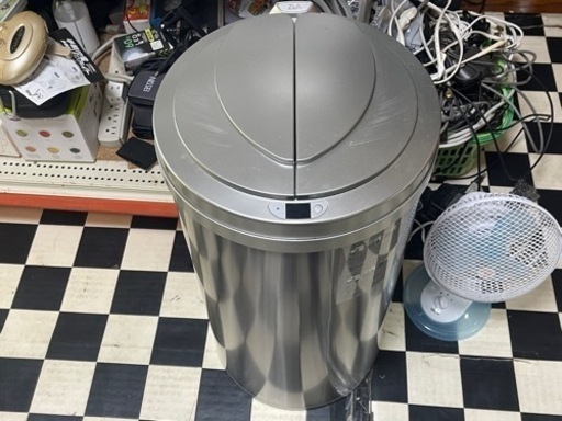 【リサイクルサービス八光】幅33.5㎝　ZitA ジータ 自動開閉 ゴミ箱 ダストボックス 45L