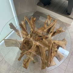 ほぼ新品です。ダリールズのコーヒーテーブル　西岡家具で買いました。定価10万円の画像