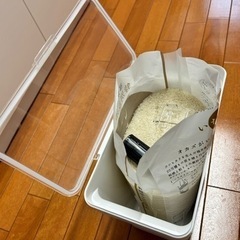 キッチン用品　　米びつ
