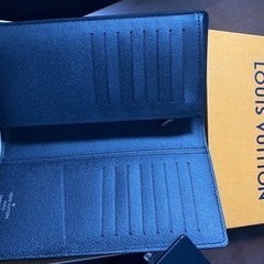 ヴィトンVUITTON　黒2つ折り長財布　新品の画像