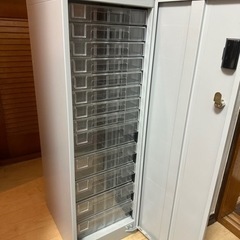 スチール引き出し、カギ２個付きの画像