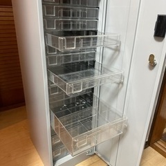 スチール引き出し、カギ２個付きの画像