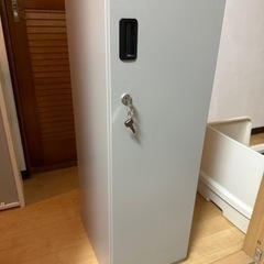 スチール引き出し、カギ２個付き