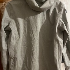 UNIQLO ウィンドブレーカーの画像