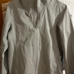 UNIQLO ウィンドブレーカー