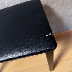 電子ピアノの椅子の画像