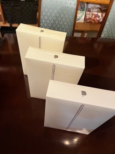 新品Apple iPad第9世代シルバー64G WiFiモデル3台あります！45,000円
