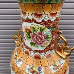 飾り壺 高さ133cm 大型花瓶 金彩 鳳凰 孔雀 龍 雀 牡丹 薔薇 中国美術？ 豪華 骨董の画像