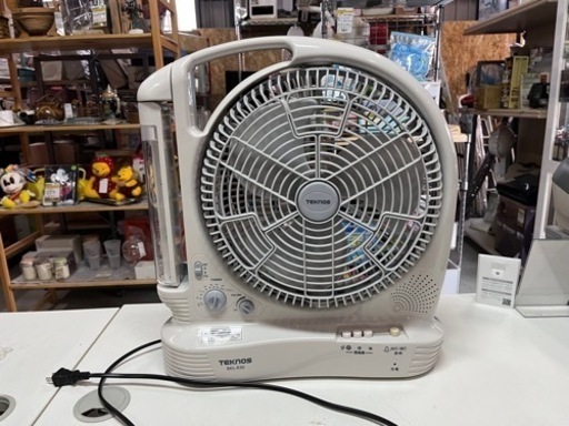 TEKNOS 多機能充電式 ラジオ付扇風機 BKL-R30 動作確認済 中古品 ①
