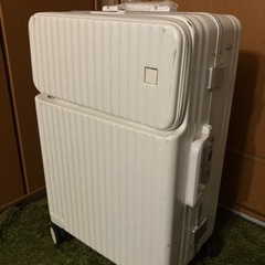 キャリーケース　Mサイズ　頻度少なめ