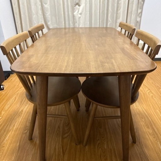 【売約済み】4人掛けダイニングテーブル