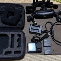 XTUアクションカメラと周辺パーツです！
の画像