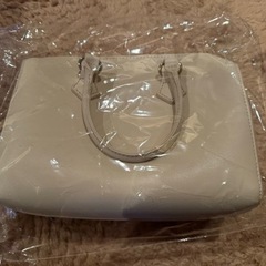 ハンドカバン　ベージュ　未使用品