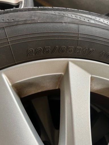 車のパーツ タイヤ、ホイール