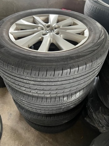 車のパーツ タイヤ、ホイール