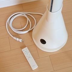 モダンデコ スリムタワーファンの画像