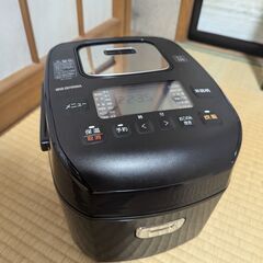 炊飯器 アイリスオーヤマ RC-PD30-Bの画像