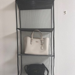 吊り下げ収納の画像