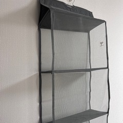 吊り下げ収納の画像