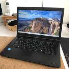 東芝：dynabook Satellite B552/F Cor...