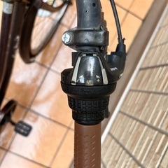  ★中古★鍵付 ギア付 6段変速ギア dixhuit ブラウン 自転車 本体 ママチャリ 変速 自転車 両足スタンド シティサイクル おしゃれ 26 ギア付き 通学 ライト付き 自転車の画像