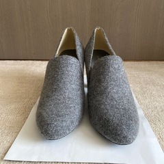 靴　ヒール　グレー　Lサイズ　レディース　24cm ツエード　ソリデルの画像