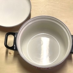 ホーローの両手鍋　20cm 昭和レトロ　山為ホーロー　未使用の画像