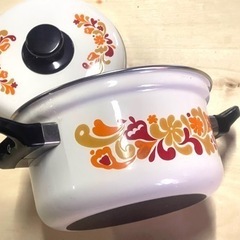 ホーローの両手鍋　20cm 昭和レトロ　山為ホーロー　未使用の画像