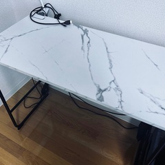 【0円】大理石柄デスク【譲渡】
