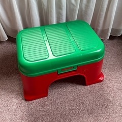 キッズ用　スツール　踏み台　おもちゃ箱　　トマト  トイザラズで...