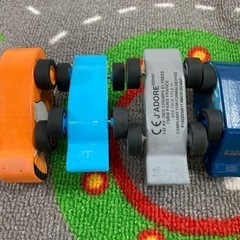 ミニカー 木製 マット付 おもちゃの画像