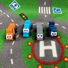 ミニカー 木製 マット付 おもちゃの画像