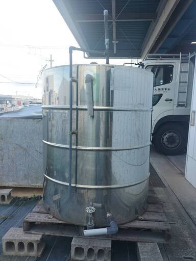 ｽﾃﾝﾚｽ製　水ﾀﾝｸ　1.5ton～2.0ton