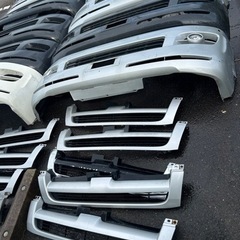 愛知　引取のみ　200系　ハイエース　フロントバンパー フロントグリル 大量セット　1型　2型　トヨタ　外装　ポジションランプ　の画像