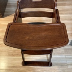 ベビー ハイチェアーの画像